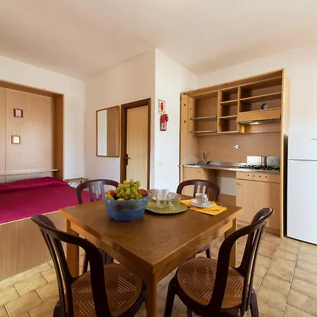 Baia Azzurra Апарт-отель 3*
