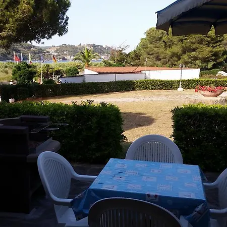 Baia Azzurra Апарт-отель 3*